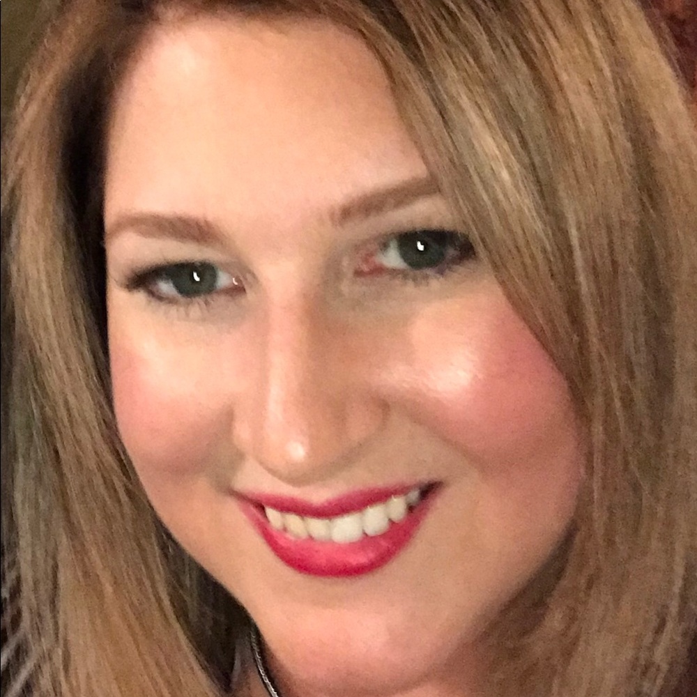 Meet your Posher, Rebekah